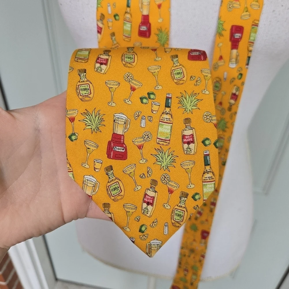 Alynn Tequila Print Tie